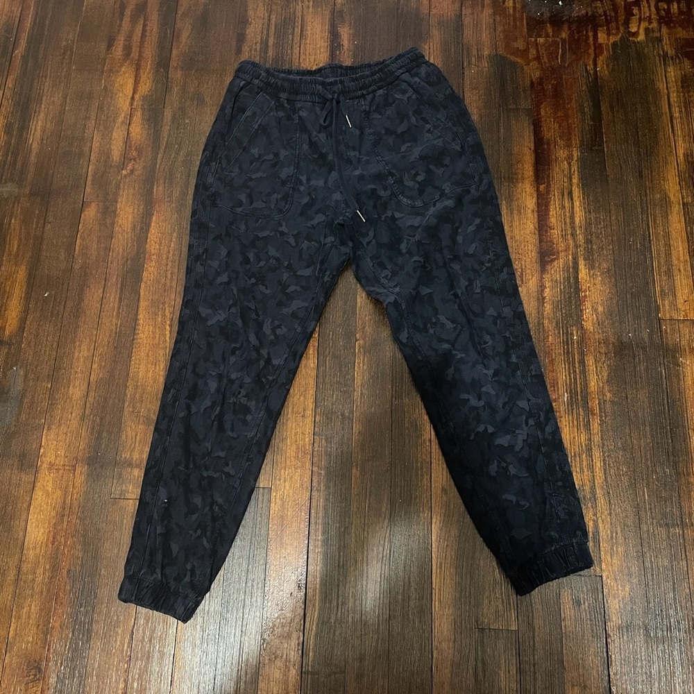 Athleta farallon joggers blue size 8